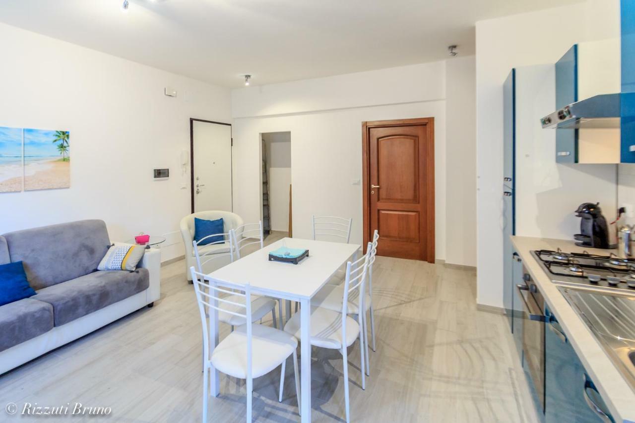 Appartamento Ristrutturato A Nuovo !!! 瓦拉泽 外观 照片